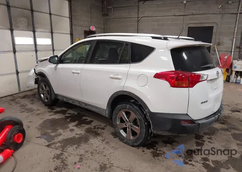 2015 Toyota Rav4 Xle z USA, uszkodzony, nr VIN JTMWFREV9FD078473